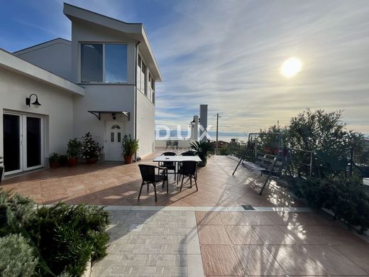 Casa de lujo en Lovran, Primorje - Gorski Kotar