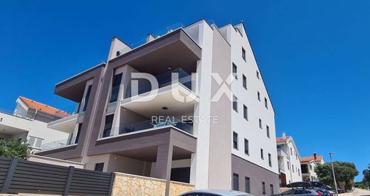 Piso / Apartamento en Kolan, Zadar