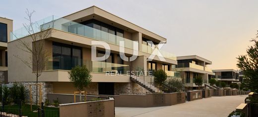 Casa de lujo en Umag, Grad Umag