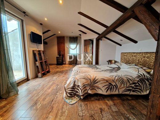 Luxury home in Kastav, Primorsko-Goranska