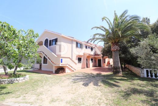 Maison de luxe à Rab, Primorsko-Goranska