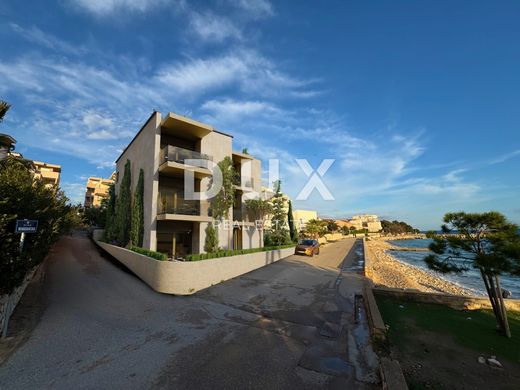 Apartamento - Kolan, Zadar