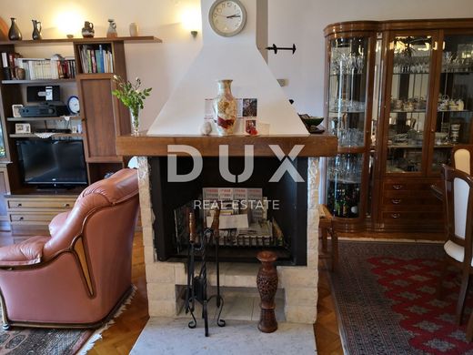 Appartamento a Abbazia, Grad Opatija