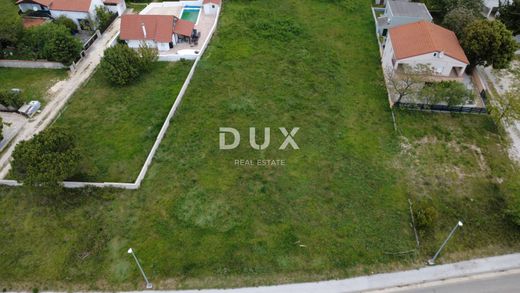 Land in Nin, Zadar