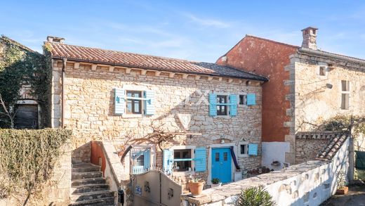 Casa di lusso a Svetvinčenat, Istria
