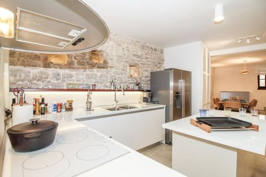 Luxe woning in Bale, Bale-Valle