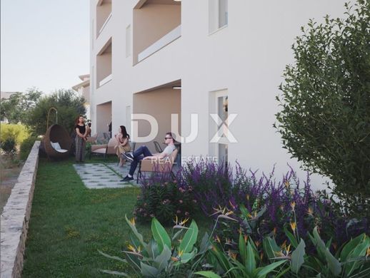 Piso / Apartamento en Sukošan, Zadar