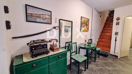 Luxury home in Punat, Primorsko-Goranska