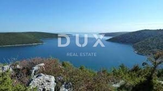 Grond in Marčana, Istria