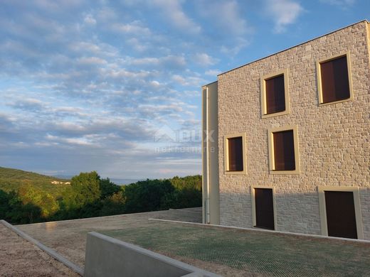 Apartment / Etagenwohnung in Labin, Grad Labin