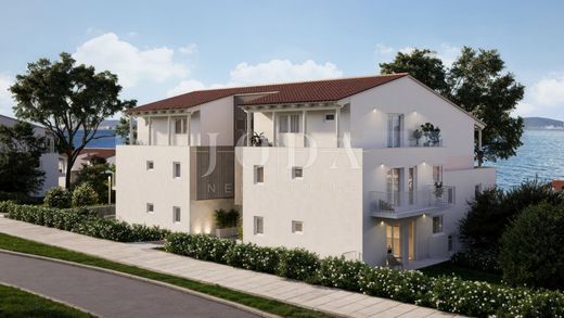 Apartment / Etagenwohnung in Novi Vinodolski, Primorsko-Goranska