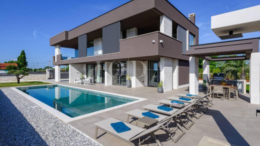 Luxury home in Marčana, Istria