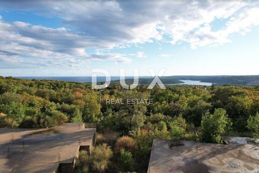 Grond in Labin, Grad Labin