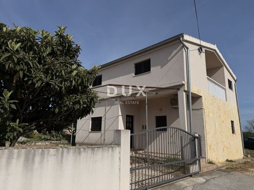Luxury home in Sveti Filip i Jakov, Zadar