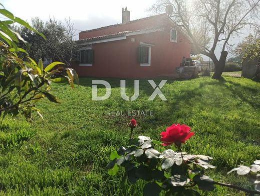 Luxe woning in Pula, Grad Pula