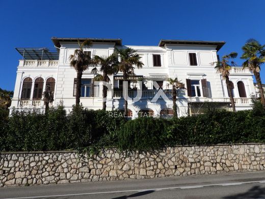 아파트 / Opatija, Grad Opatija