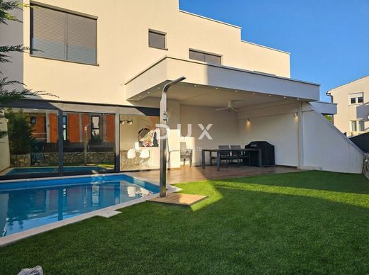 Luxury home in Krk, Grad Krk