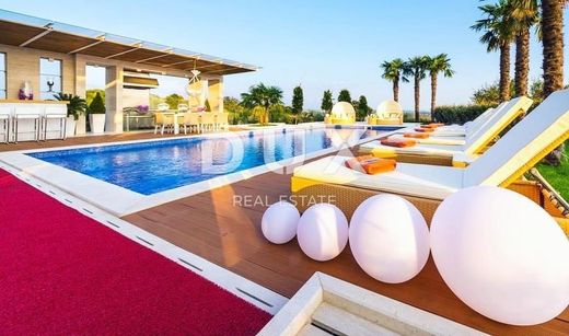 Luxe woning in Novalja, Lika-Senj