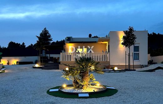 Luxury home in Šibenik, Grad Šibenik