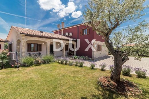 Maison de luxe à Svetvinčenat, Istria