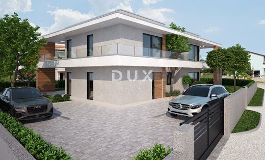 Maison de luxe à Umag, Grad Umag