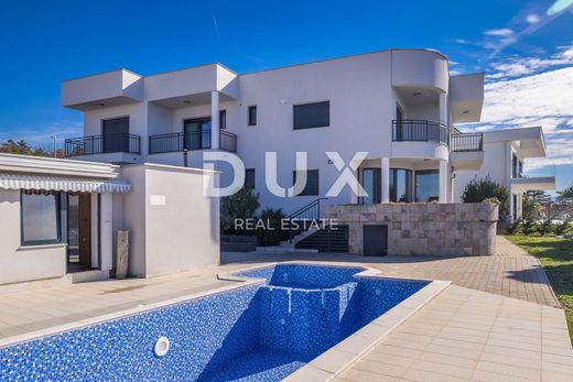 Maison de luxe à Crikvenica, Grad Crikvenica