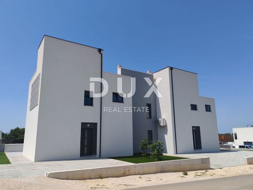 Casa de lujo en Vrsi, Zadar