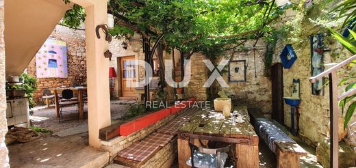 Luxe woning in Bale, Bale-Valle