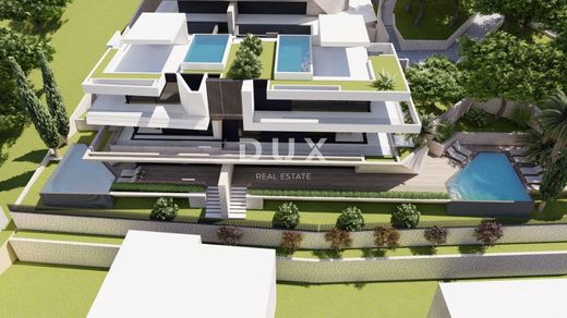 Teren w Opatija, Grad Opatija