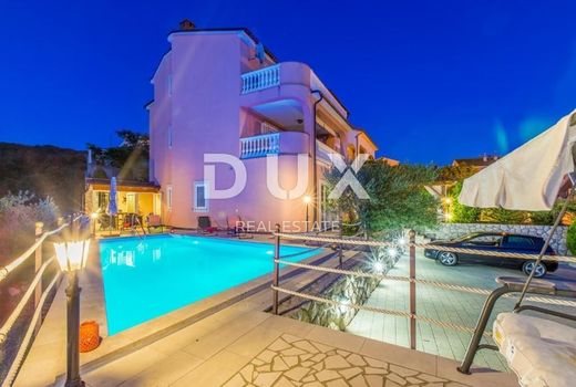 Casa di lusso a Cirquenizza, Grad Crikvenica