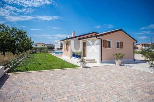 Casa di lusso a Parenzo, Grad Poreč