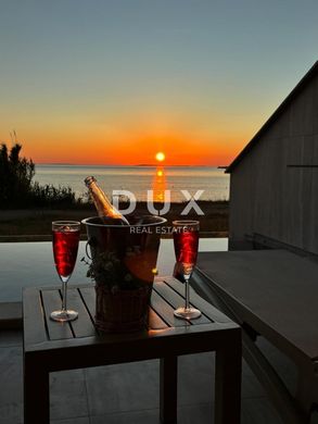 Appartement in Povljana, Zadar