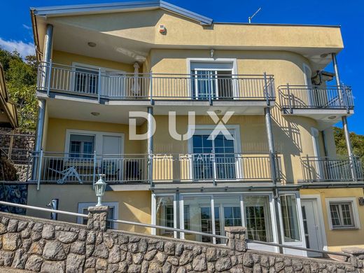 Casa de lujo en Lovran, Primorje - Gorski Kotar