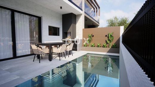 Luxus-Haus in Vodice, Sibenik-Knin