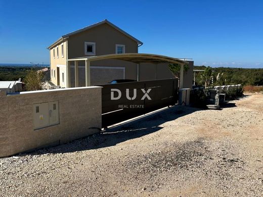 Luxury home in Buje, Grad Buje
