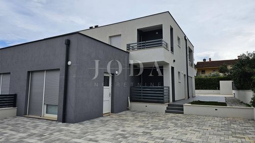 Luxury home in Novigrad, Novigrad-Cittanova