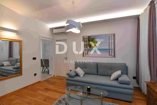 Apartment / Etagenwohnung in Opatija, Grad Opatija