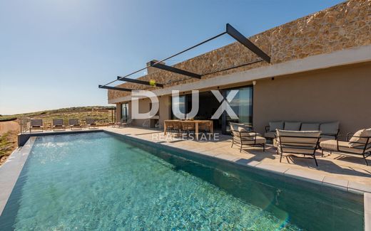 Luxury home in Pag, Zadar