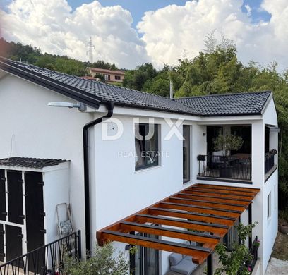 Maison de luxe à Lovran, Primorsko-Goranska