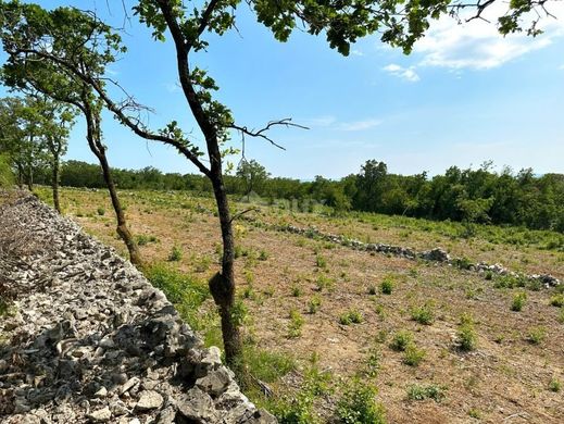 Terrain à Raša, Istria