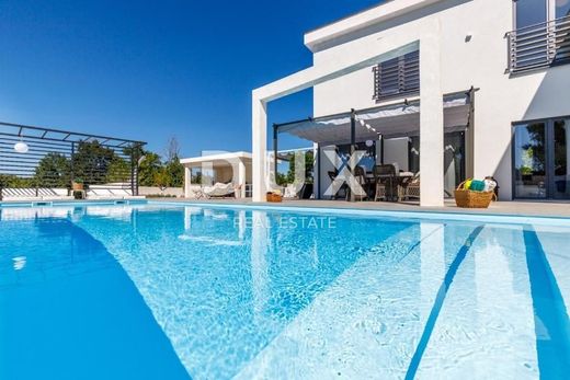 منزل ﻓﻲ Kanfanar, Istria