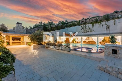 Maison de luxe à Crikvenica, Grad Crikvenica