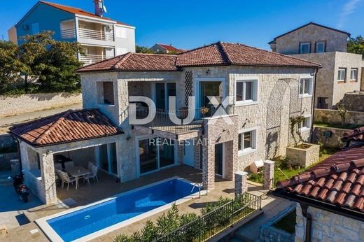 Luxury home in Ražanac, Zadar