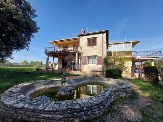 Luxury home in Brtonigla, Brtonigla-Verteneglio