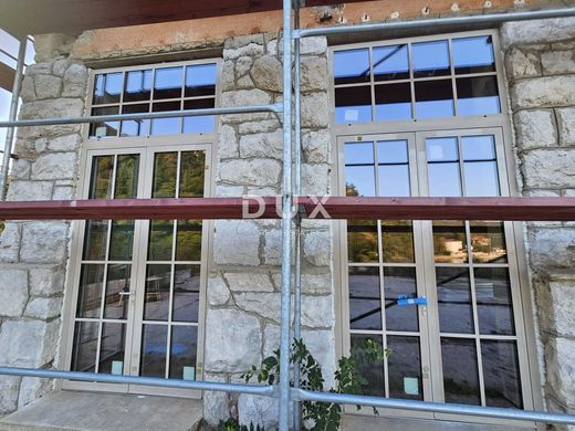 Hotel in Omišalj, Primorsko-Goranska