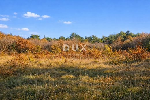 Grond in Umag, Grad Umag