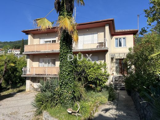 Maison de luxe à Lovran, Primorsko-Goranska