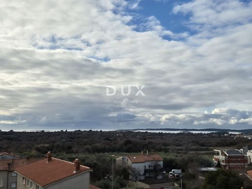 Piso / Apartamento en Ližnjan, Ližnjan-Lisignano