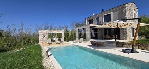 Casa di lusso a Karojba, Istria