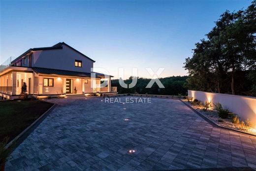 Casa de lujo en Tinjan, Istria